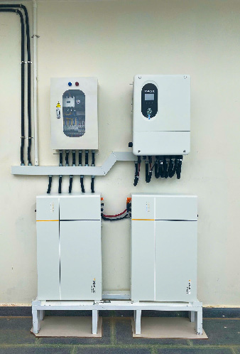 Hệ thống biến tần và pin lưu trữ điện mặt trời