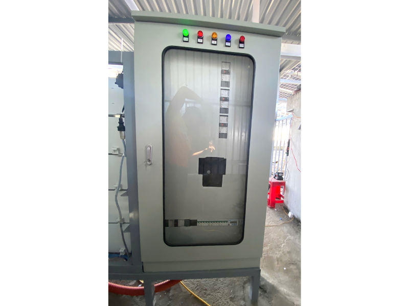 Tủ điện hybrid ba pha dùng thanh cái busbar